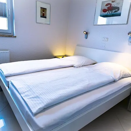 Strandhochhaus Sj10 *